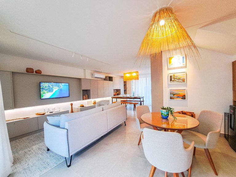 Beachfront House in Gated Community – Casa Tanah